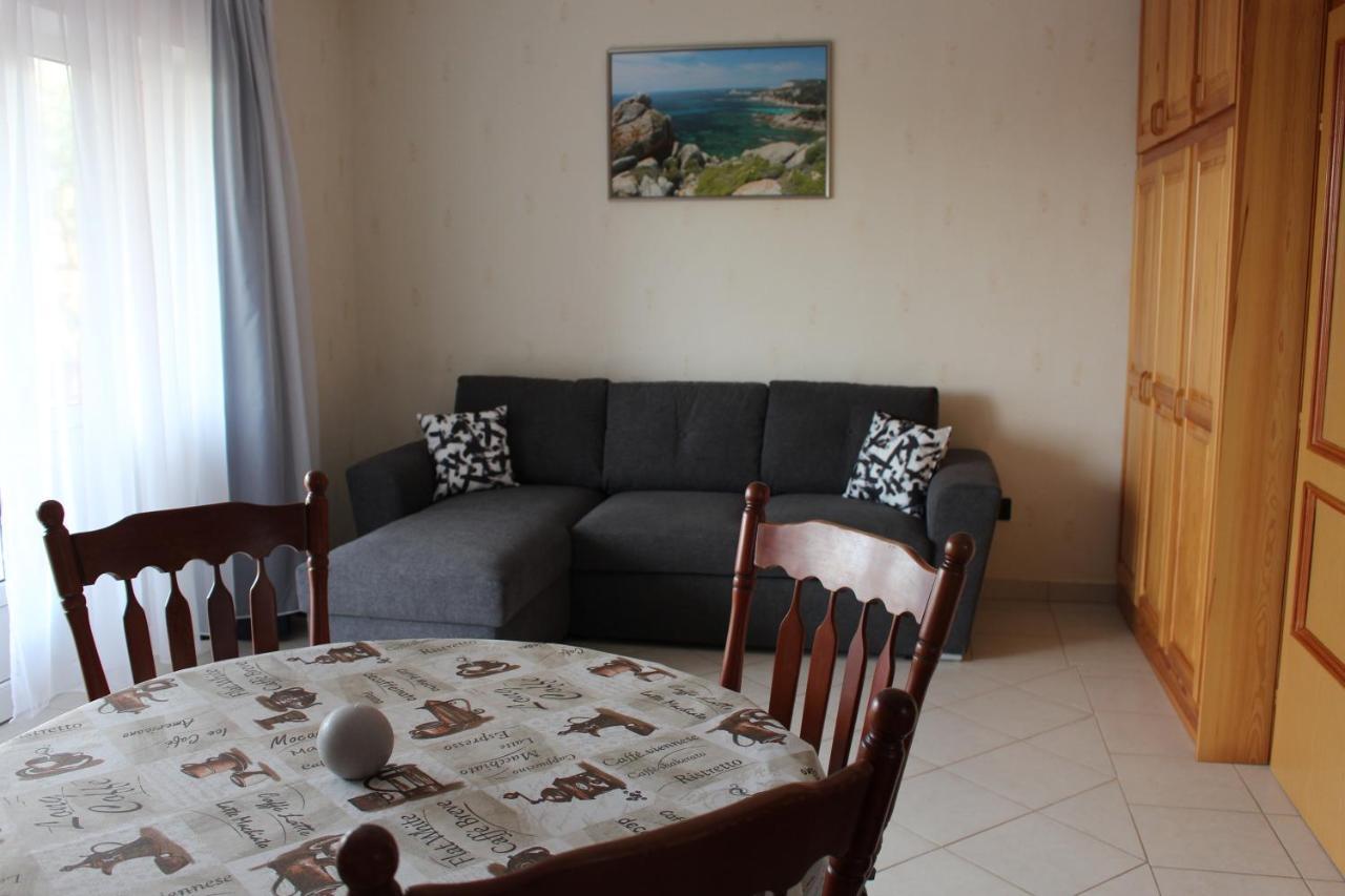 Lizi Apartman Alsoors Luaran gambar