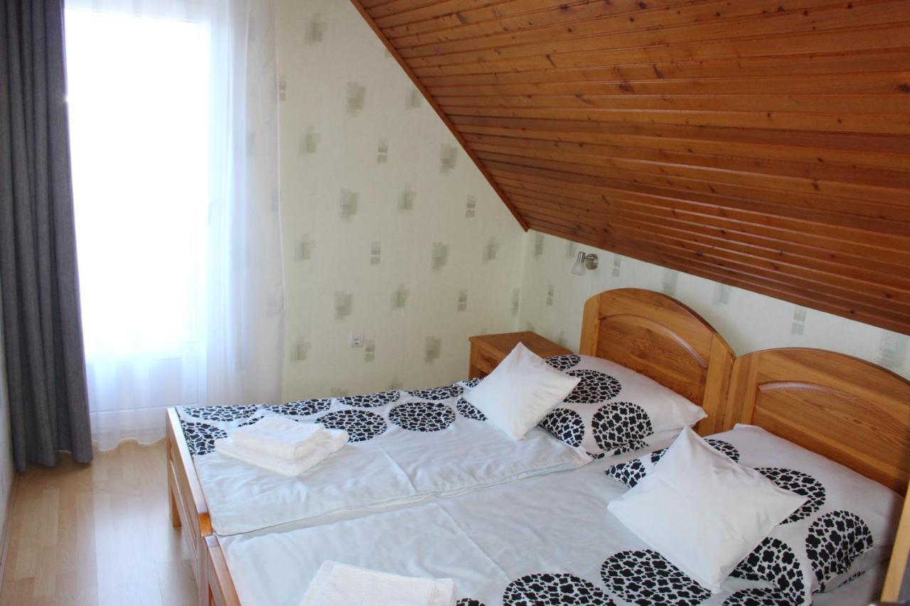 Lizi Apartman Alsoors Luaran gambar