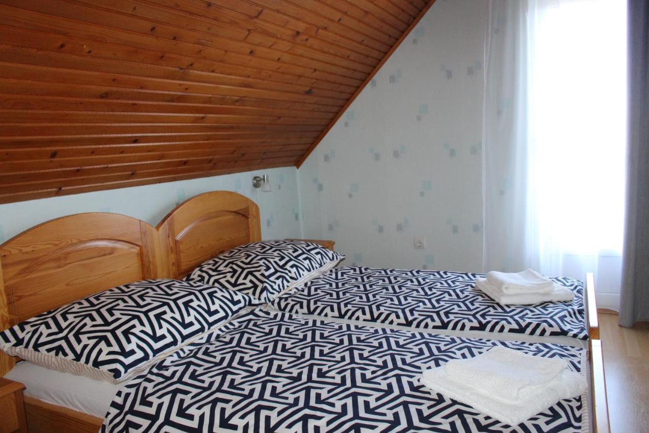 Lizi Apartman Alsoors Luaran gambar