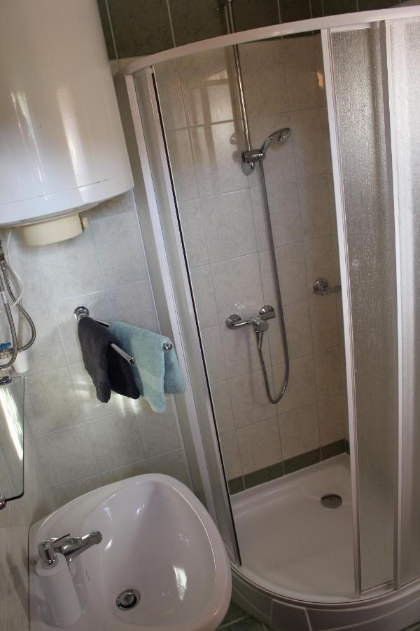 Lizi Apartman Alsoors Luaran gambar