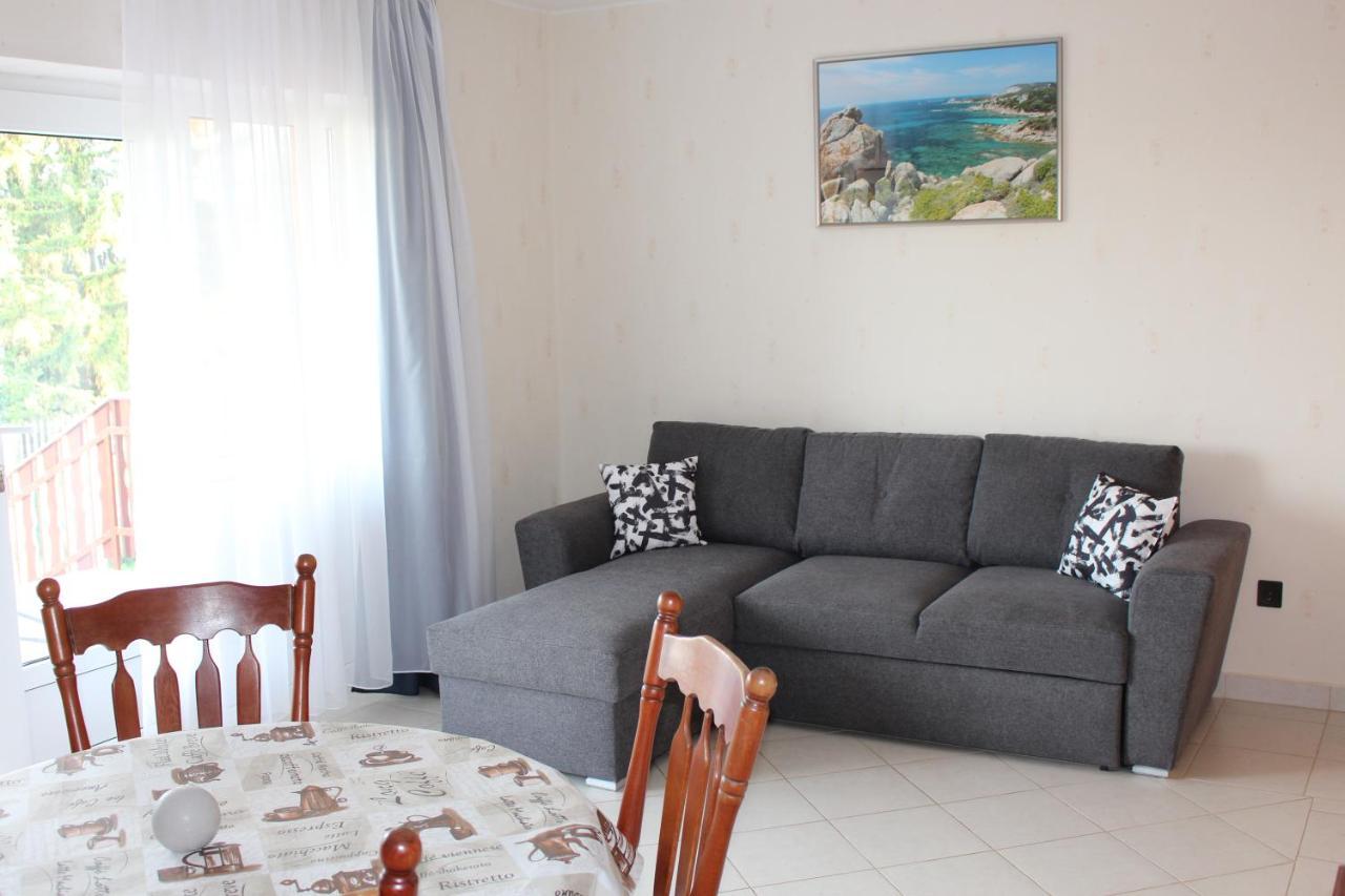 Lizi Apartman Alsoors Luaran gambar