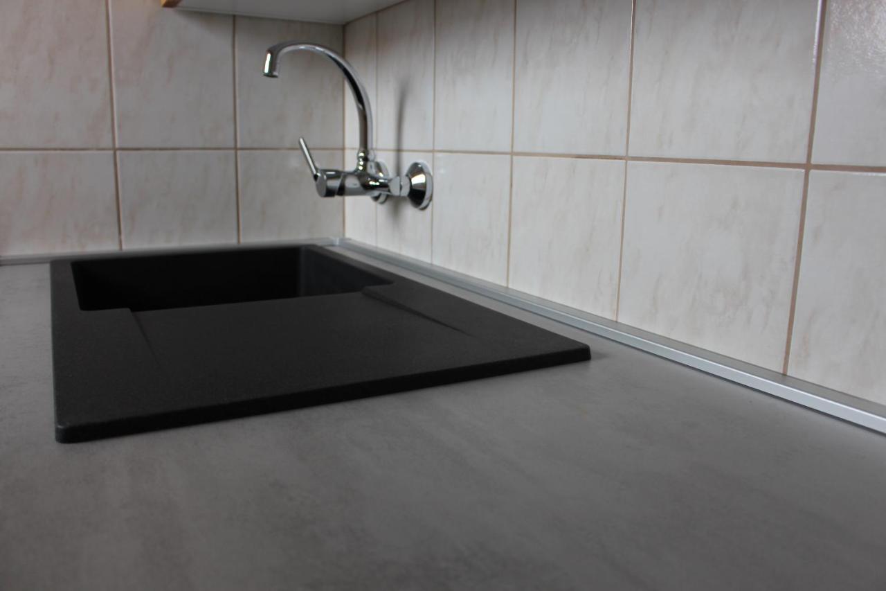 Lizi Apartman Alsoors Luaran gambar